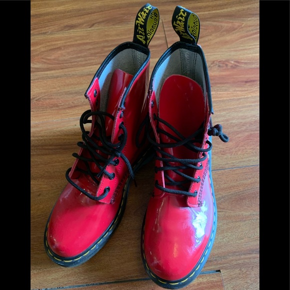 Dr. Martens Shoes - ❤️Dr. Martens Red